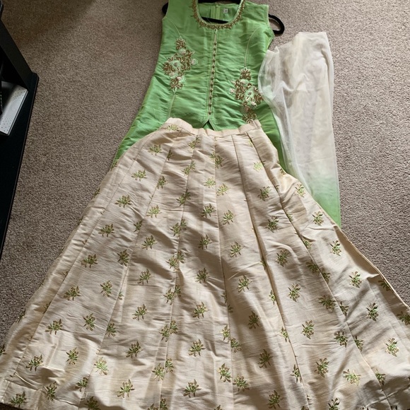 Green Lehenga dress size 34. Used once! - Picture 3 of 3